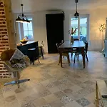 Maison Complete Proche Circuit Centre 8 A 10 Personnes 4 2 Salle De Bain * Le Mans