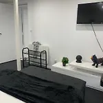 Maison Complete Proche Circuit Centre 8 A 10 Personnes 4 2 Salle De Bain Le Mans