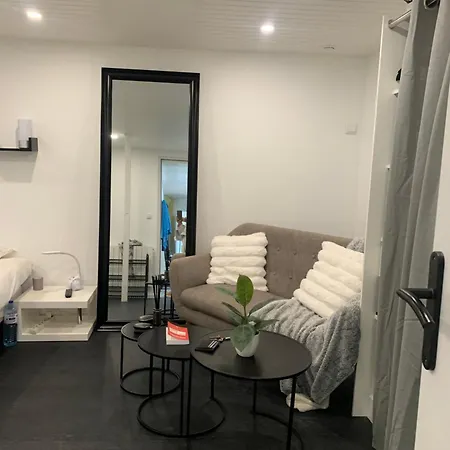 Willa Maison Complete Proche Circuit 24H Centre Ville 10 A 12 Personnes 5 Chambres 3 Salles De Bain *