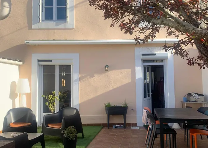 Villa Maison Complete Proche Circuit Centre 8 A 10 Personnes 4 2 Salle De Bain Le Mans