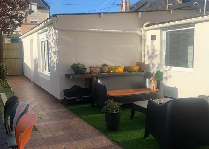 Maison Complete Proche Circuit Centre 8 A 10 Personnes 4 2 Salle De Bain Le Mans