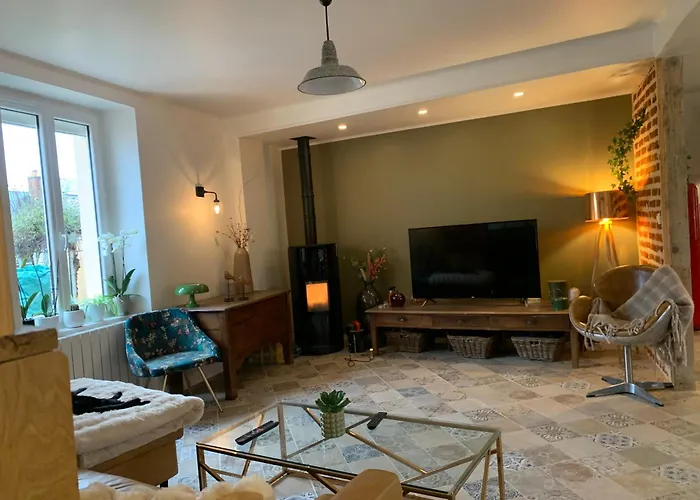 Villa Maison Complete Proche Circuit Centre 8 A 10 Personnes 4 2 Salle De Bain Le Mans