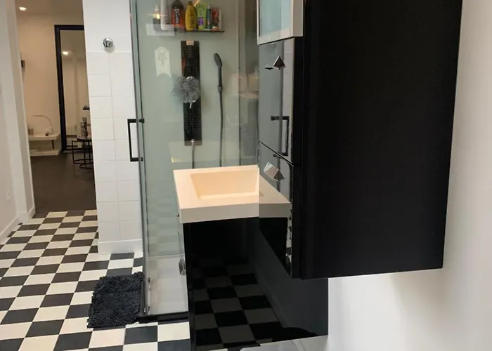 Villa Maison Complete Proche Circuit Centre 8 A 10 Personnes 4 2 Salle De Bain Le Mans