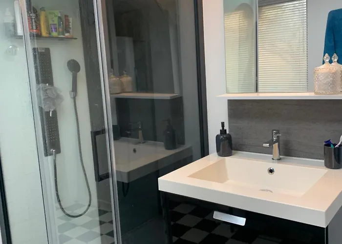 Maison Complete Proche Circuit Centre 8 A 10 Personnes 4 2 Salle De Bain Villa *