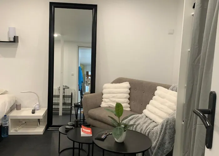 Villa Maison Complete Proche Circuit Centre 8 A 10 Personnes 4 2 Salle De Bain *