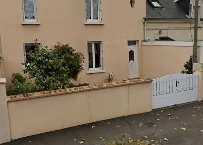 Maison Complete Proche Circuit Centre 8 A 10 Personnes 4 2 Salle De Bain Villa Le Mans